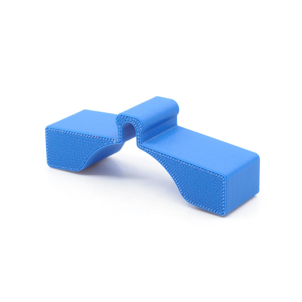 ARMANOV Debris Catcher Casefeederille Dillon Super 1050 pitää työtilasi siistinä keräämällä roskat ja pölyn tehokkaasti elegantilla tavalla.