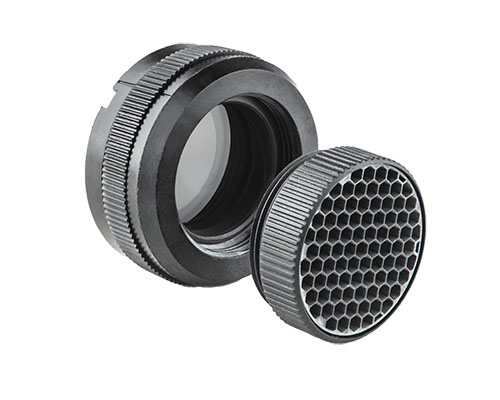 MEPRO M22 POLARIZER parantaa näkyvyyttä ja vähentää häikäisyä, mikä tekee siitä erinomaisen lisävarusteen ampumiseen kaikissa olosuhteissa.