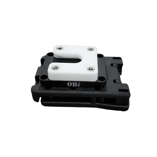 OBI Clamp Lock TEK-LOK on monipuolinen ja turvallinen kiinnitysratkaisu, joka kiinnittyy helposti reppuun tai vyöhön ja mahdollistaa joustavan varusteen kiinnittämisen.