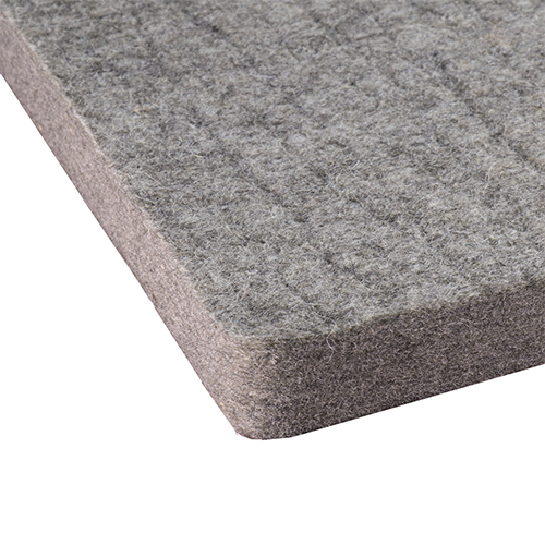 VFG:n suuri ja hyvin valmistettu seat felt tarjoaa lämpimän ja kuivan istuimen, jossa on vettä hylkivä impregnaatio ja vaihtoehtona olkahihna.