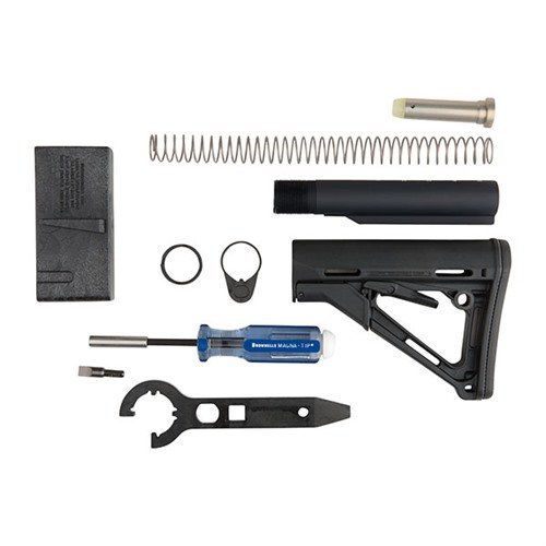 Kaikki, mitä tarvitset Magpul CTR:n asentamiseen AR-15 alarunkoon, mukaan lukien työkaluja ja osia, kuten Buffer Tube ja M4 Buttstock Wrench.