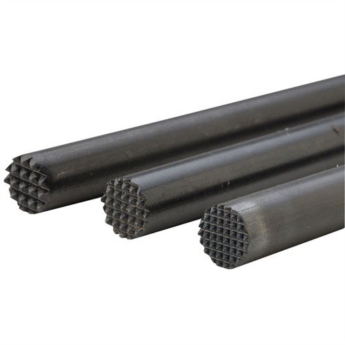 WOOD STIPPLING PUNCHES tarjoaa nopean vaihtoehdon checkeringille, luoden liukumattoman pinnan nopeasti eri tiheyksillä: karkea, keskikarkea tai hieno.