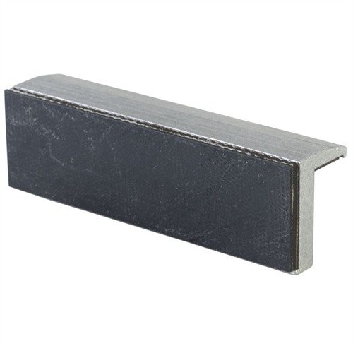 RUBBER-FACED VISE JAWS suojaa herkkiä aseosia naarmuilta, pitää ne tiukasti paikoillaan ja on helposti vaihdettavissa 4