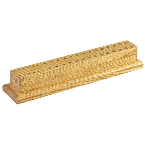 Kompakti ja kestävä tammi-blokki, jossa on 40 reikää työkaluillesi, pitää työpöytäsi siistinä ja vapauttaa tilaa työkalulaatikossa.