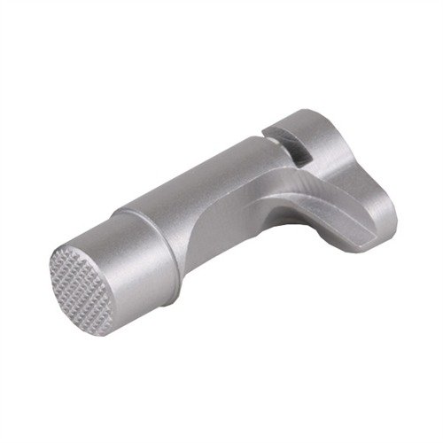 Ed Brownin 1911 Extended Tactical Magazine Release mahdollistaa nopeammat ja helpommat lippaiden vaihdot, kompakti muotoilu estää takertumisen vaatteisiin.