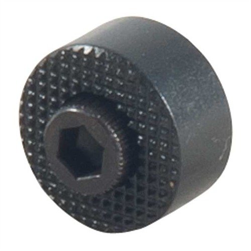 Extra pitkä, ylisuurennettu magazine release button, jossa on 40 lpi checkering, tarjoaa varman otteen ja nopeuttaa lippaiden vaihtoa ilman otteen muutosta.