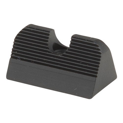 1911 Retro Rear Sight parantaa tähtäystä GI-pattern dovetailissa, tarjoaa nopean kohdistuksen ja kestävän rakenteen päivittäiseen käyttöön.