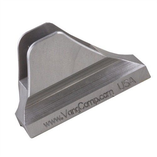 Kestävä Ghost Ring Sight tarjoaa nopean kohteen hankinnan ja on täysin säädettävä tuulen ja korkeuden suhteen, valmistettu kevyestä alumiinista.