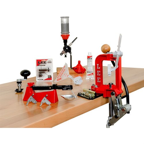 50-vuotisjuhlakitissä on Breech Lock Challenger Press, Perfect Powder Measure ja tarvittavat työkalut, jotka tekevät patruunoiden lataamisesta helppoa ja tarkkaa.