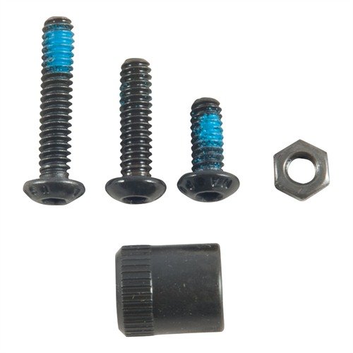 Magpul Sling Mount Kit – TYPE 1 mahdollistaa QD Sling Swivelien käytön MOE®-tukissa, kestävä musta fosfatiteräs, asennushelat mukana.