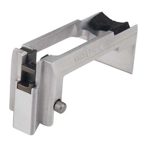 Helppokäyttöinen adapteri muuntaa S&W M&P15-22 -patruunat AR-15:een, jossa on .22 LR -yläosa, ja tarjoaa itsenäisen bolt catchin helpottamaan lataamista.