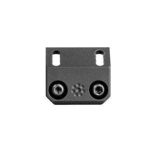 Arisaka Offset Scout Mount on suunniteltu M300 ja M600 Surefire Scout -valaisimille, mahdollistaen 45 asteen asennuksen ja kolmiportaisen säätömahdollisuuden.