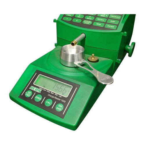 AREA 419 Billet Chargemaster Powder Cup parantaa tarkkuutta ja käyttöä, kestävä alumiinirakenne ja doupattu pohja varmistavat tarkan mittauksen.