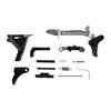 Polymer80:n Glock Gen 3 9mm Frame Parts Kit tarjoaa kaikki tarvittavat osat Glock-tyyppisen pistoolin rakentamiseen, mukaan lukien kaksi liipaisinta ja slide lock -jouset.