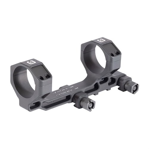 Badger Ordnance Condition One Modular Mount tarjoaa optimaalisen kiinnityspaikan optiikoille ja lisävarusteille, estäen vääristymät ja säilyttäen mukautuvuuden.