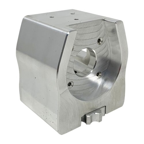 AREA 419:n Billet Height Adjustable Base Auto Tricklerille tarjoaa CNC-koneistetun, säädettävän pohjan, joka parantaa tarkkuutta ja vakautta.