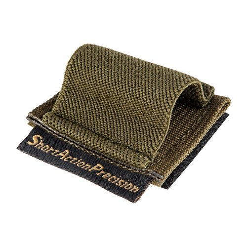 .22 Magazine Holder tarjoaa nopean ja helpon pääsyn ylimääräisiin .22 patruunataskuihin, sopii useille 10 laukauksen magneeteille ja kiinnittyy Velcro-tarralla.