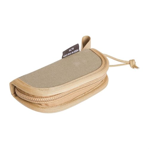 KESTREL POCKET suojaa säähavaintosi kolhuilta ja naarmuilta pehmeän sisäkerroksen ja kestävästä Cordura-muovista valmistetun kuoren ansiosta.