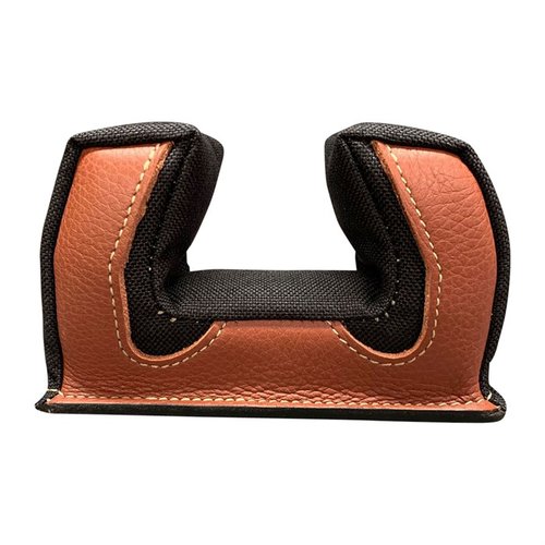 EDGEBAG FARLEY Front Rest on suunniteltu vanhoille Farley-toteille, joissa on saranalevyt. Extra korkeat korvat tarjoavat tukevan otteen aseesta.