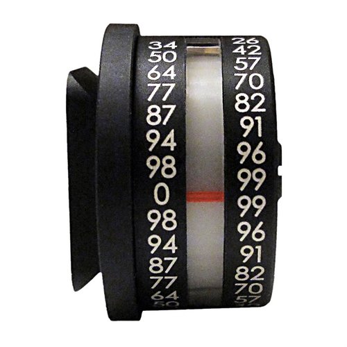 COSINE INDICATOR parantaa tarkkuutta ampumisessa ylöspäin tai alaspäin, ja sen oranssi neula näyttää tason poikkeaman prosentteina.