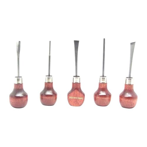 UJ Ramelsonin 5-osainen puukirjontasarja sisältää korkealaatuisia työkaluja, jotka on valmistettu W-1 työteräksestä ja ovat valmiita käyttöön.