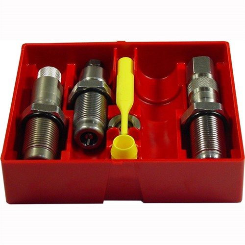 .357 SIG Lee Steel 3-Diesetissä on Full Length Sizing Die, Bullet Seating Die, Powder Through Expanding Die, Universal Shell Holder ja ohjeet. Muista voidella hylsyt!