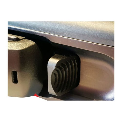 Tikka T1x Extended mag release tarjoaa nopeammat lippaiden vaihdot ja paremman tuntuman, valmistettu kestävästä 6061-T6 Billet Alumiinista.