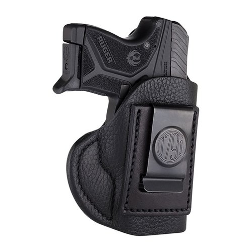 1791 GUNLEATHERin Smooth Concealment Holster Night Sky Black RH 4 tarjoaa erinomaisen mukavuuden ja turvallisuuden, täydellinen valinta piilokäyttöön.