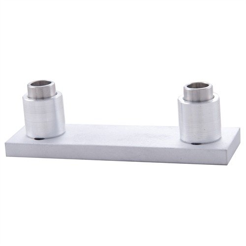 GRACO CORP:n #350 Adjustable Comb Hardware mahdollistaa pään sijoituksen säätämisen neljään suuntaan, mikä takaa parhaan istuvuuden kaikissa ampumistilanteissa.