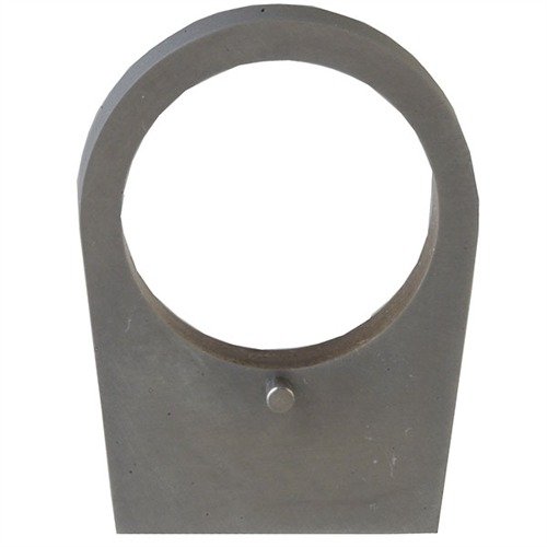 RECOIL LUGS parantaa tarkkuutta jakamalla takaisinvoiman laajemmalle alueelle, ja sen viistetty varsi estää jumittumisen. Asennus vaatii asekorjaajan.