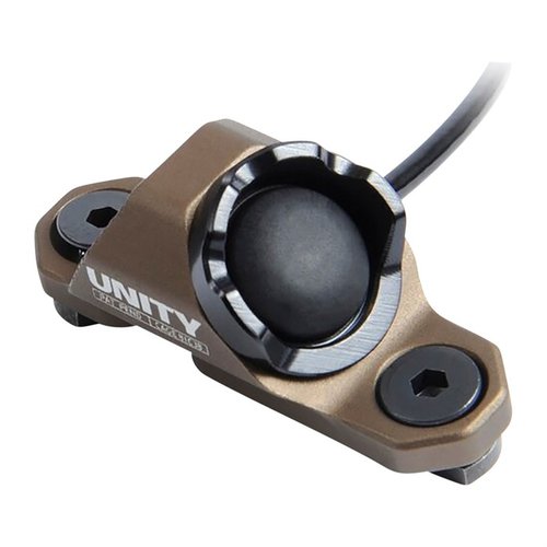 Hot Button tarjoaa ergonomisen ja turvallisen tavan hallita aseeseen kiinnitettyjä elektronisia lisävarusteita, vähentäen tilantarvetta ja parantaen käytettävyyttä.