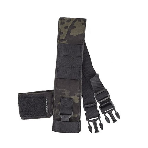 FAT STRAP on yksinkertainen ja käytännöllinen hihna Micro Fight Chest Rig -järjestelmään, jossa on joustavat kiinnityspisteet ja Velcro-patch nimilapuille.