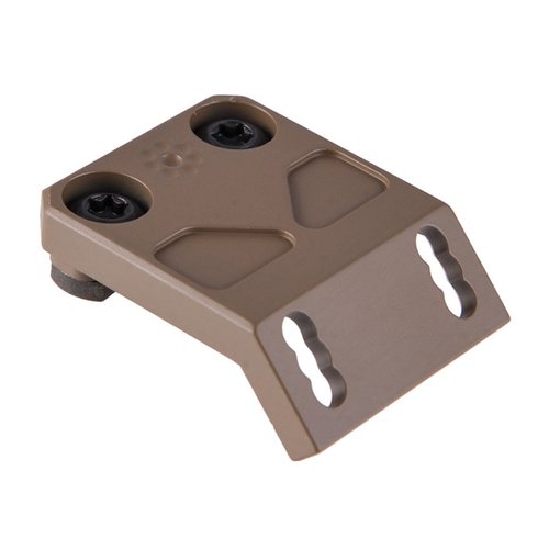 Arisaka Offset Scout Mount on suunniteltu Surefire Scout Light -valaisimille, tarjoaa matalan profiilin ja kolme säätöasentoa valon sijoittamiseksi.