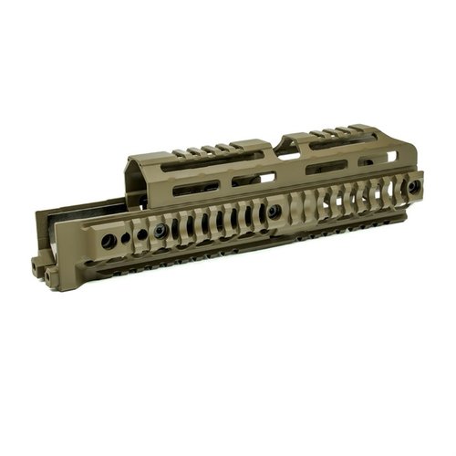 Midwest Industries AK Alpha Series Quad Rail Handguard tarjoaa joustavan asennuksen, kevyen 6061-alumiinirakenteen ja useita QD-pisteitä lisävarusteille.