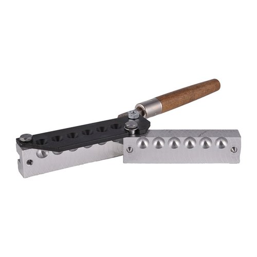 .490 halkaisijaltaan oleva Lee Six Cavity Mold tuottaa 176.61 grammaa painavia pyöreitä kuulia 50 kaliberille, tehden ampumatarvikkeiden valmistuksesta tehokasta.