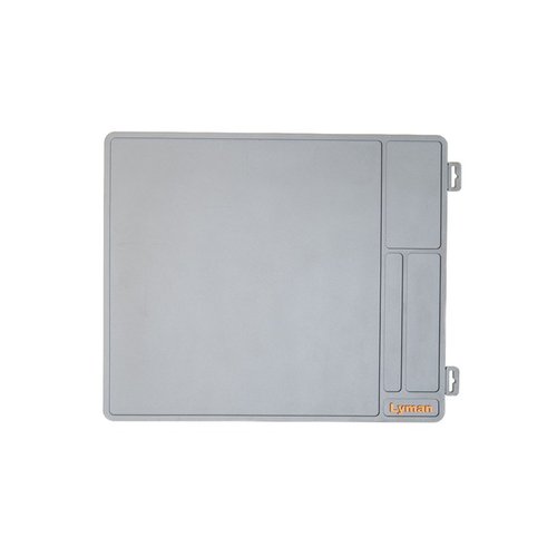 Lyman Armorer's Mat suojaa aseesi ja työpöytäsi, tarjoaa liukumattoman pinnan, kemikaalikestävyyden ja säilytystilat pienille osille.