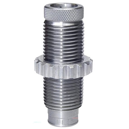 Lee Factory Crimp Die takaa luotien tiukan kiinnityksen, mikä parantaa tarkkuutta ja vähentää nopeuden vaihtelua. Sopii kaikkiin 7/8"-14 latauspainimiin.