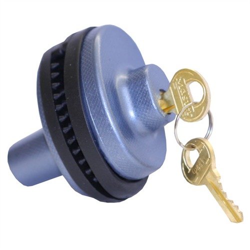 MASTER LOCKin Trigger Lock estää vahingossa tapahtuvan laukaisun, sopii useimpiin moderneihin aseisiin ja on helppo kiinnittää ja irrottaa avaimella.