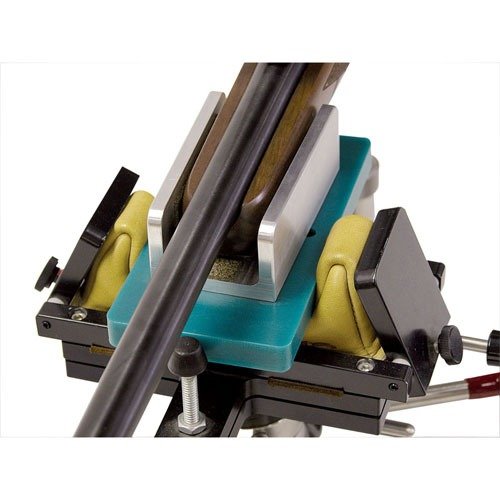 FOREND BENCHREST ADAPTOR muuttaa lähes minkä tahansa perän benchrest-peräksi ilman muutoksia. Helppo asentaa ja suojaa perän pintaa.