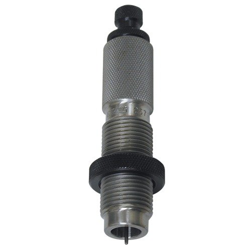 FULL LENGTH SIZING DIE 6MM PPC (SMALL BASE) muotoilee patruunan koko pituudelta, mukaan lukien kaula ja runko. Mukana dekappauskoko ja laajennuspallo.