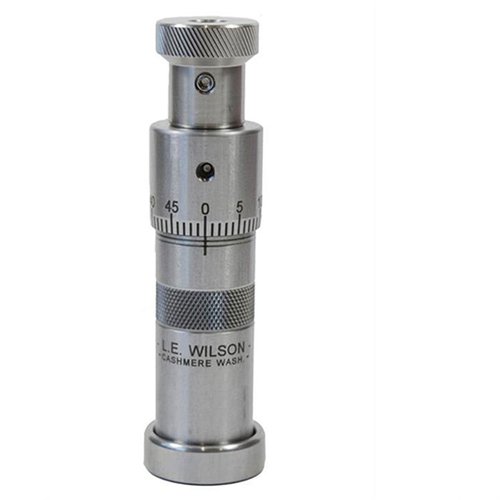 L.E. Wilsonin Micrometer Top Bullet Seater Die tarjoaa tarkkaa luodin istutussyvyyden säätöä kestävästä ruostumattomasta teräksestä, käyttäen 0.001" asteikkoa.