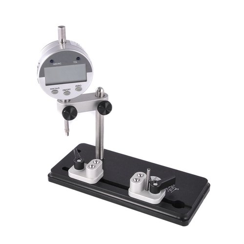 SINCLAIR Concentricity Gauge on helppokäyttöinen ja tarkka mittalaite, joka hyväksyy jopa 50 BMG -patruunoita ja tarjoaa erinomaisen vakauden tarkkoihin mittauksiin.