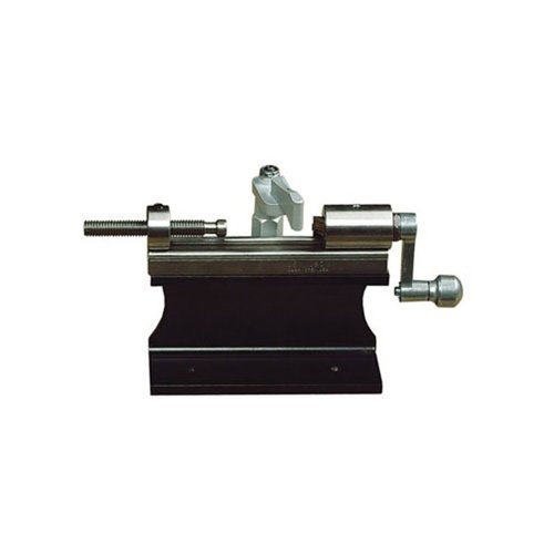 L.E. Wilson Case Trimmer ja Sinclair Mounting Stand SharkFin Case Holder Clamp tekevät patruunoiden trimmaamisesta nopeaa ja mukavaa, kiinnitys helppoa.