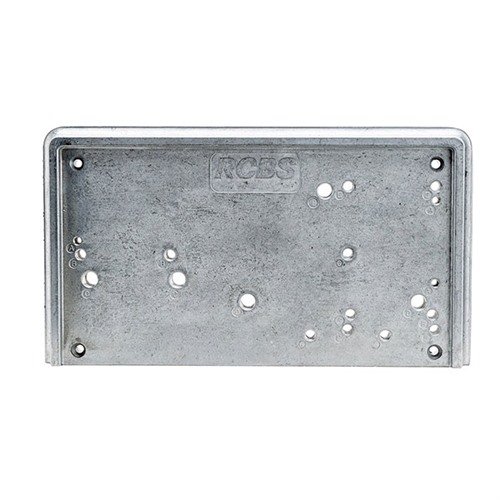 Säästä aikaa ja tilaa RCBS® Accessory Base Plate 3:lla, joka mahdollistaa laitteiden nopean kiinnittämisen ja irrottamisen ilman ylimääräisiä reikiä.