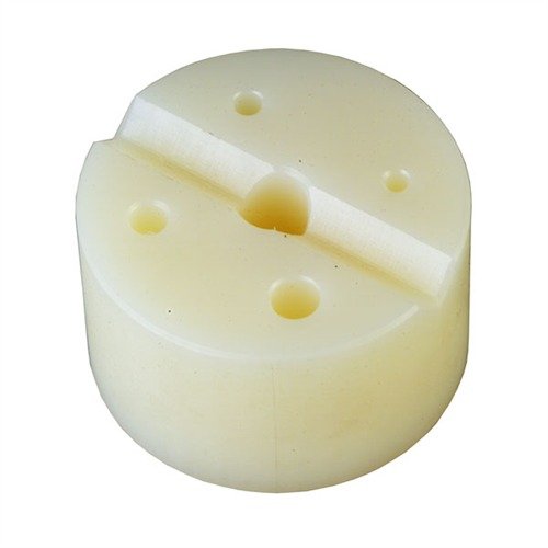 GUNSMITH Totally Non-Marring Nylon Bench Block on pelastaja, joka suojaa aseesi naarmuilta, kevyenä ja monipuolisena työkaluna ampumaradalla.