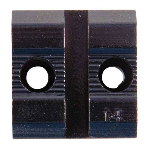 Keveät alumiinipohjat sopivat monenlaisiin moderneihin ja vanhempiin kivääreihin, haulikoihin ja pitkän matkan pistooliin. Tilaa etu- ja takapohja.