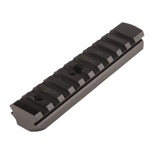 WEIGAND COMBATin RUGER® REDHAWK®/BLACKHAWK® Drill & Tap Mount kiinnittää tähtäimen Rugerisi yläremmiin, sopii useille malleille ja hyväksyy Weaver-tyyliset renkaat.