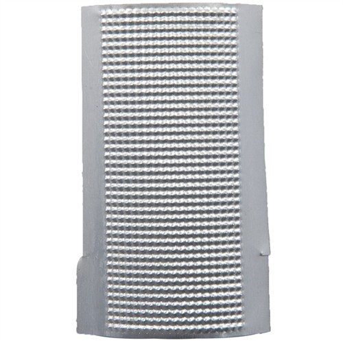 Lisää 1911-autosi turvallinen tuntuma Wilson Checkered Front Strapilla nopeasti ilman muokkauksia; vain vaihda kahvat ja nauti paremmasta otteesta.